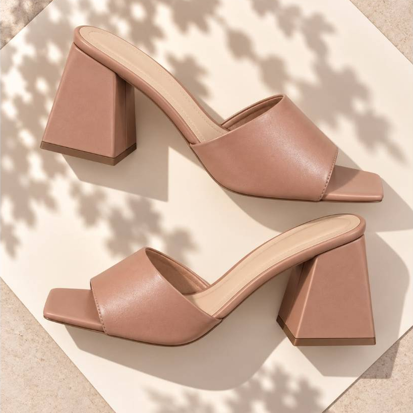 Tamanco Feminino Salto Bloco Grosso Bico Quadrado Tira Larga Elegante Moderno Confortável Casual Festa