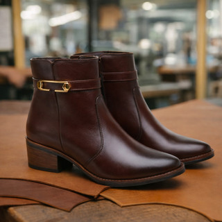 Botinha Feminina Casual em Couro Bota Moderna Cano Curto Salto Baixo Para Dia a Dia Estilo Country