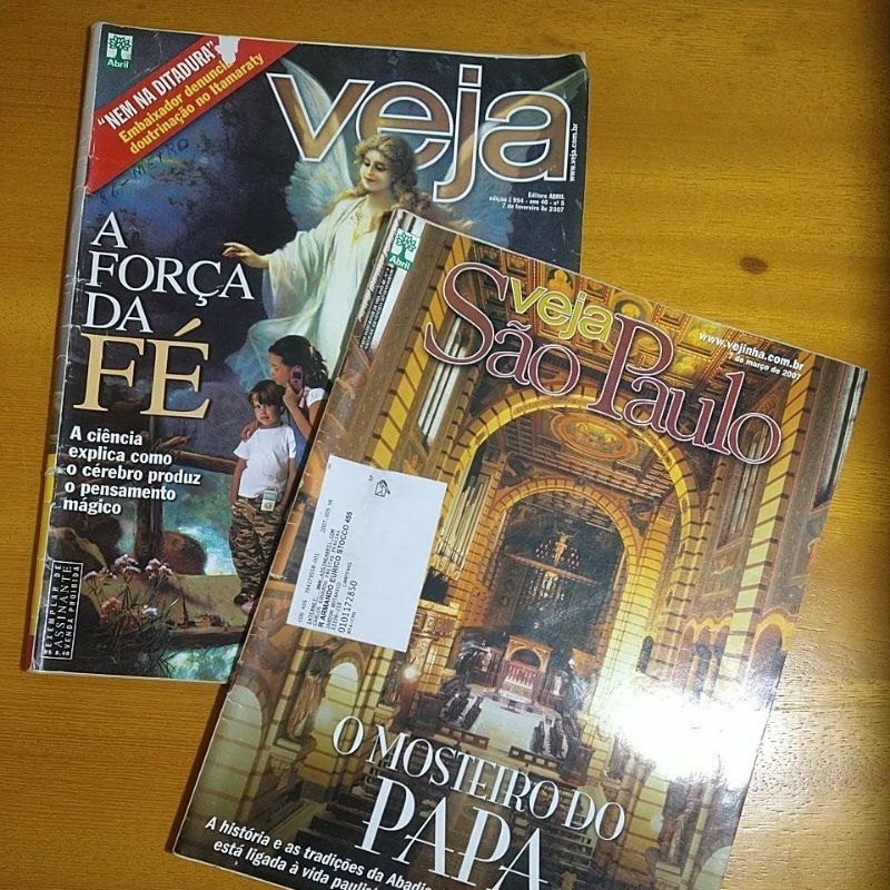 Kit 2 Revistas Veja sobre Fé e Papa, de 2007