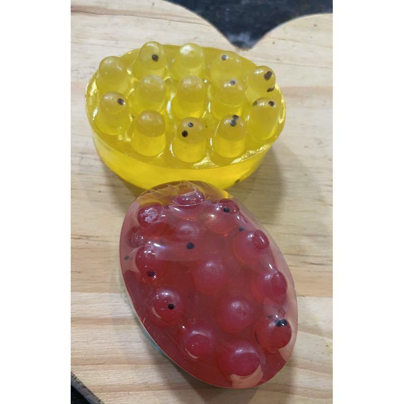 Sabonete Massageador Corporal Melancia ou Maracujá | Esfoliante e Hidratante Natural