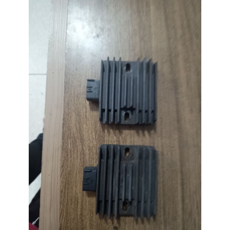 RETIFICADOR REGULADOR VOLTAGEM KAWASAKI Z750 / VULCAN 900 / VERSYS 650 / Z1000 / NINJA 1000 - 21066-0705