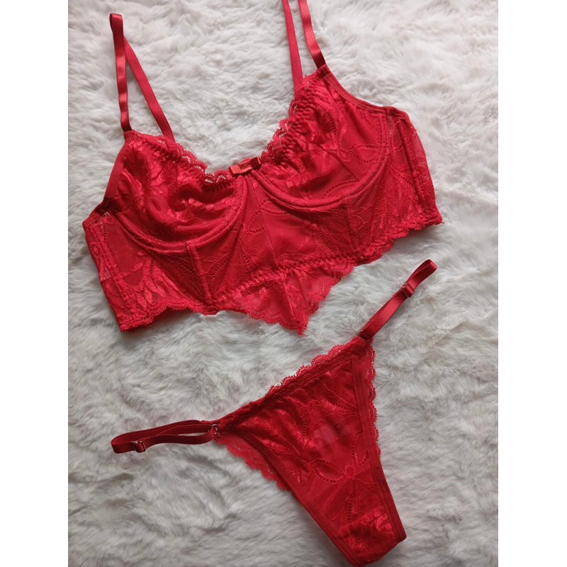Conjunto Lingerie de Renda Feminina Sutiã sem Bojo e Calcinha Rendada Fio Dental