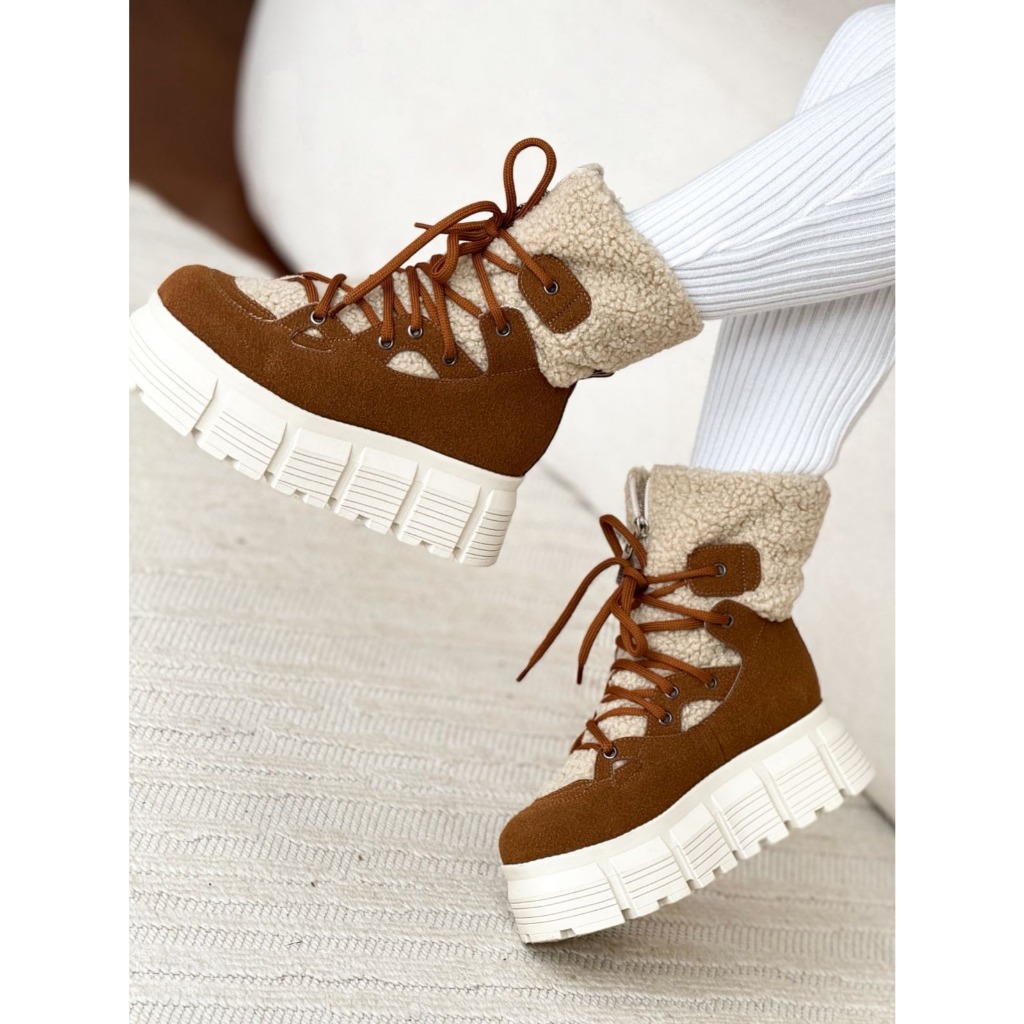 BOTA COTURNO PELO BUBU TEDDY em Oferta na Shopee