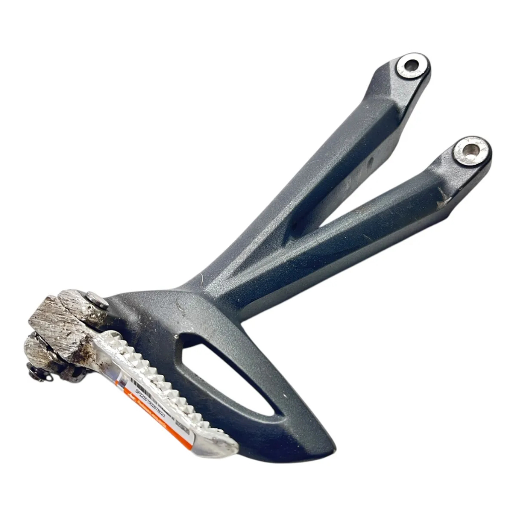 Bacalhau Traseiro Esquerdo Triumph Street Triple 675 C Detal