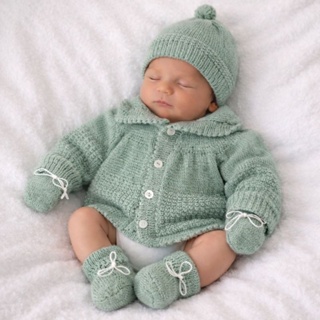 Casquinho cardigan gorro luva e meia sapatinho de lã tricô kit bebê recém nascido em Oferta na Shopee