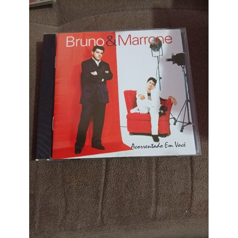 CD Bruno e Marrone acorrentado em você