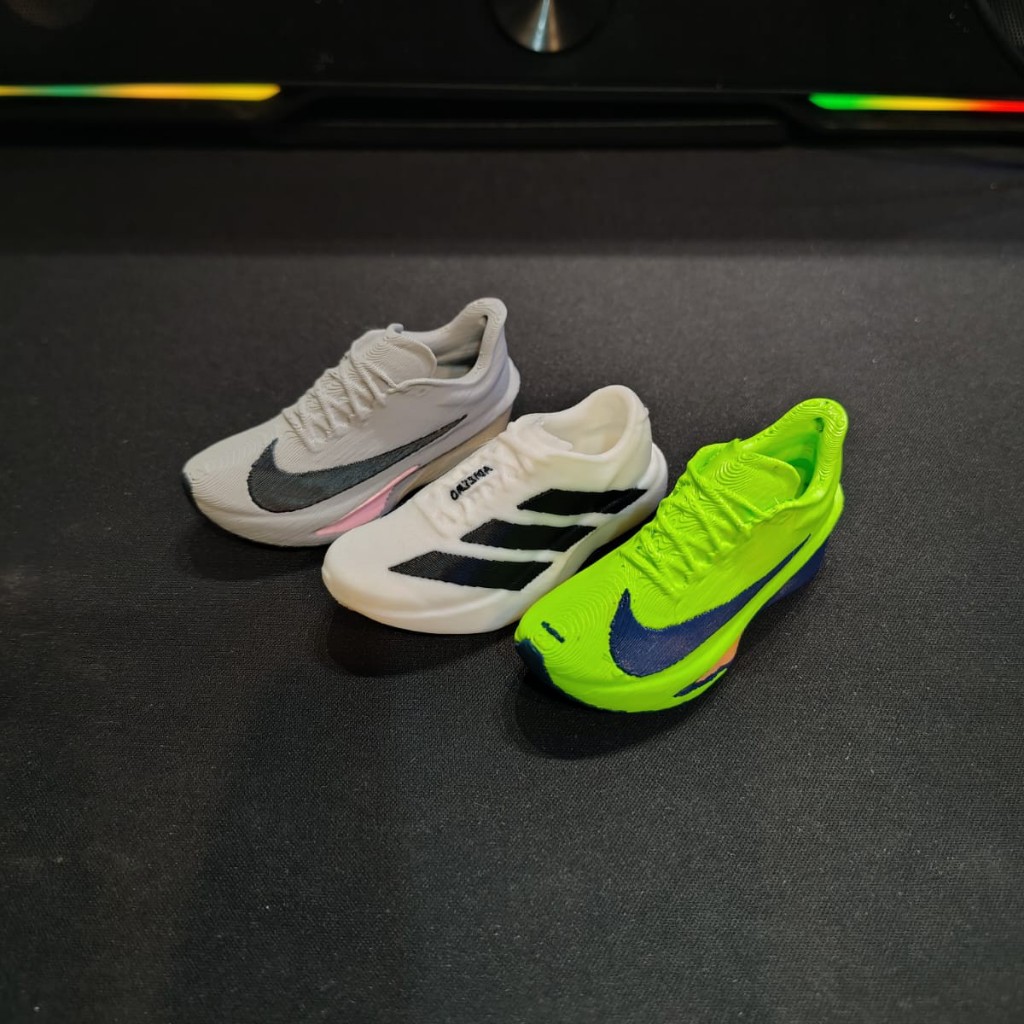 Kit 3 Chaveiros Tênis de Corrida 3D