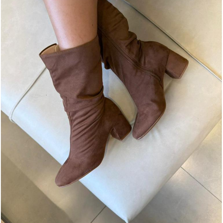 Bota Slouchy Feminina Camurça Napa Enrugada Cano Médio Salto Bloco Confortável Beira Rio 9076.112