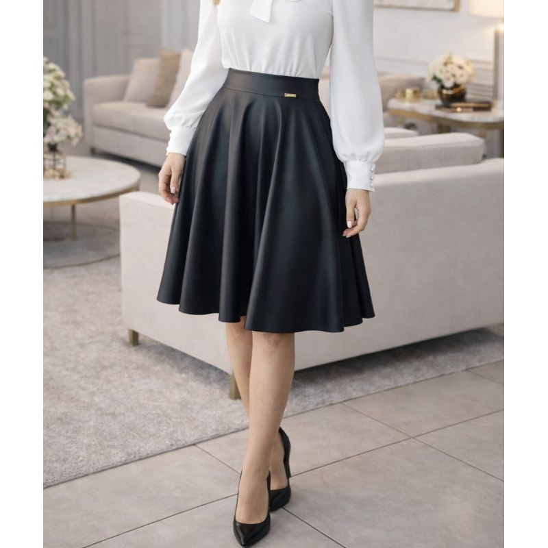 Saia de couro ecológico, modelagem godê duplo, cós alto moda crista/moda modesta/moda evangélica.