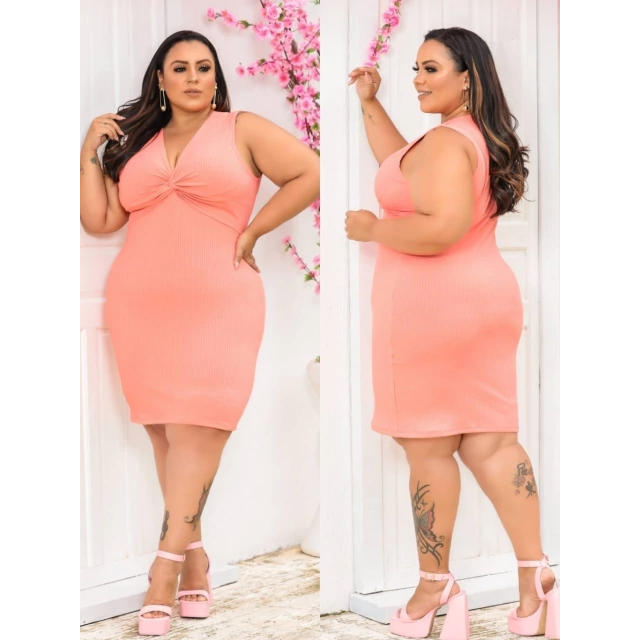 Vestido Plus Size Midi Tubinho Canelado Decote V Nozinho Size Acerola