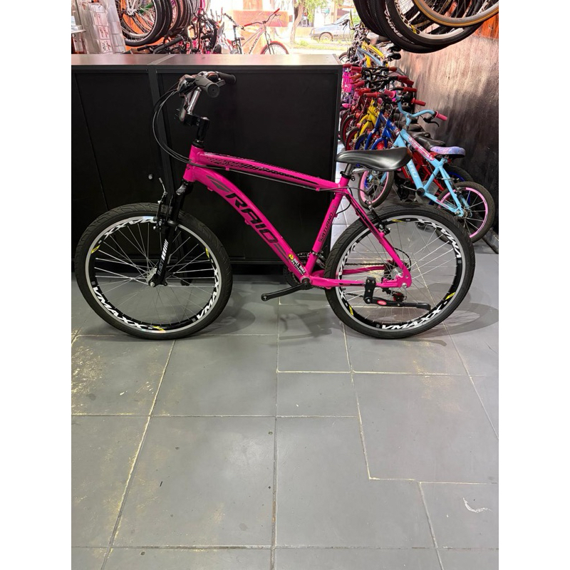 Bicicleta Aro 24 21 Marchas – Rodas Vmax, Cubo Roletado, Suspensão, Freio Alumínio – Cores Rosa ou Branco