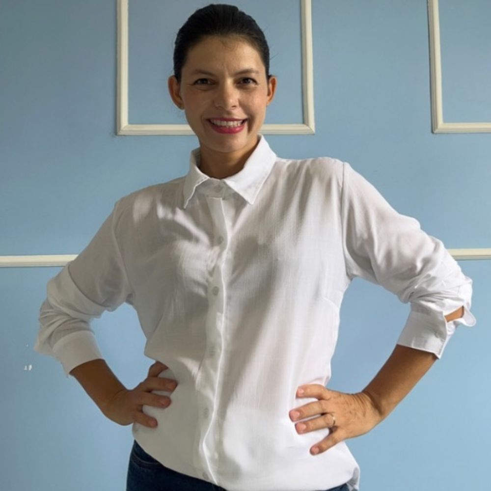 Camisa Social Feminina Gola Colarinho Blusa Viscolinho Manga Longa  Cor Branca Com Botoes