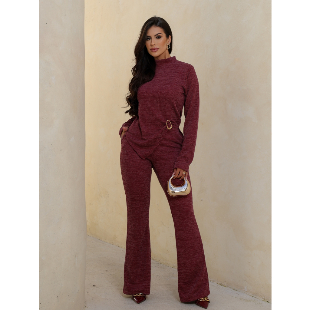 Conjunto Feminino Blusa Manga Longa Com Broche E Calça Flare