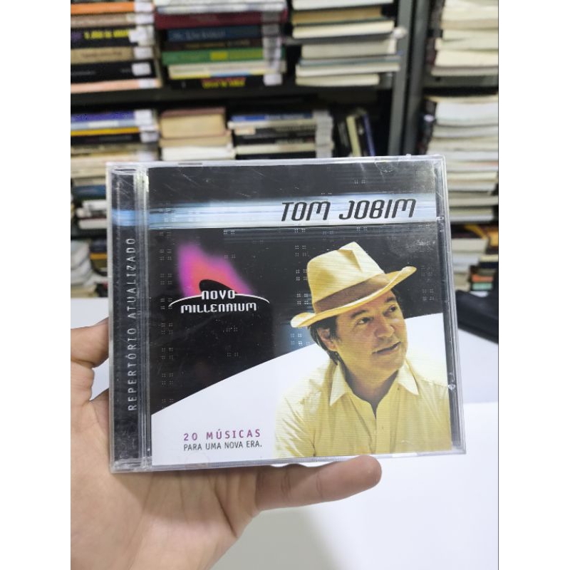 CD TOM JOBIM - NOVO MILLENNIUM - CD 20 MÚSICAS PARA UMA NOVA ERA - CD Usado conservado - REF:CD 902