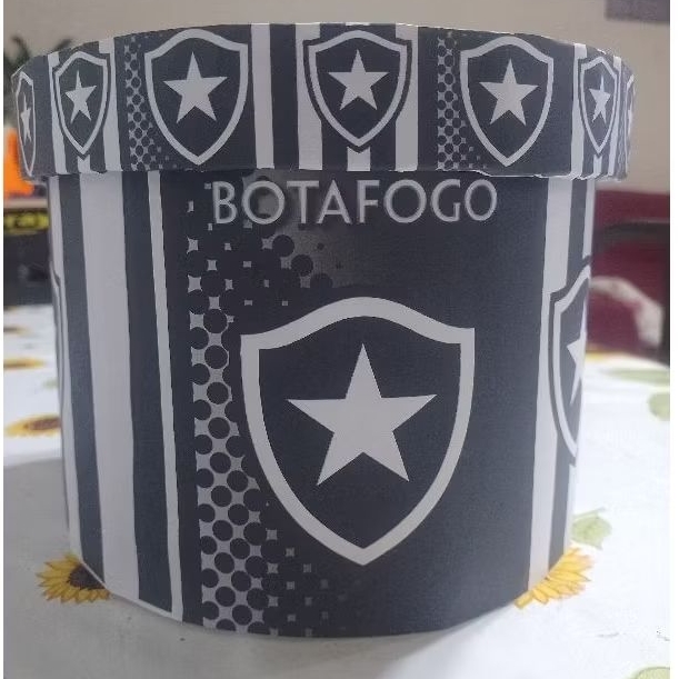Caixa Redonda Futebol Bota Fogo Grande 19x14 Artesanal / Montagem de Cesta, Aniversário, Presente Times Fogão