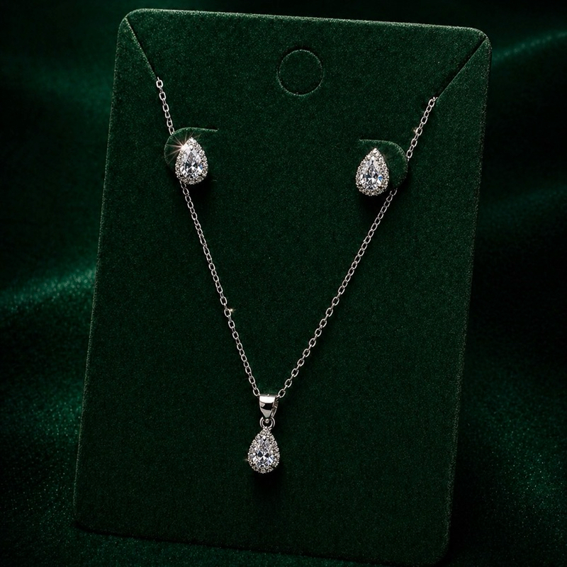 Conjunto Gota Cravejada Transparente em Prata 925 Brinco e Gargantilha Elegantes