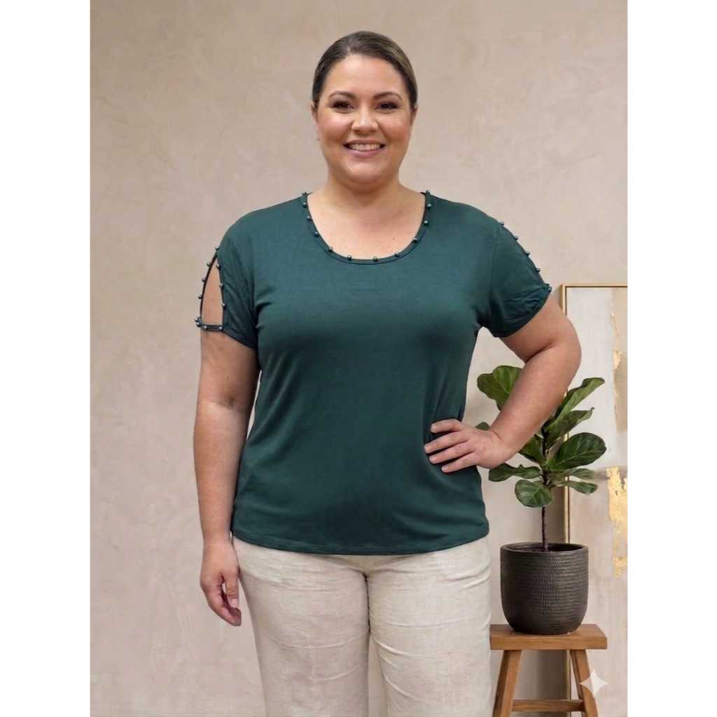 Blusa Feminina Plus Size Viscolycra Detalhe Pérola Gola e Manga