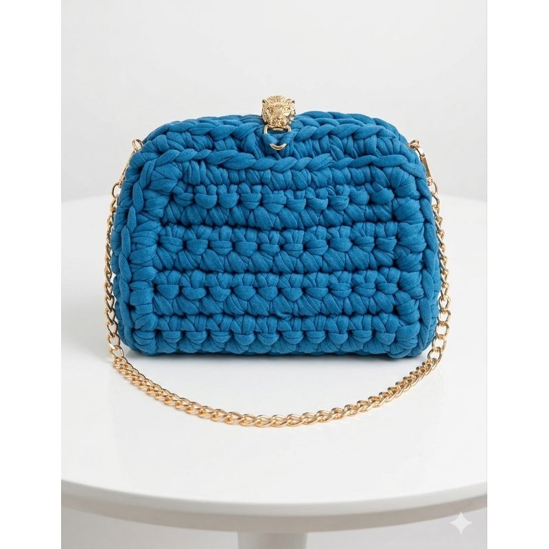 Bolsa Clutch Crochê Premium Fio de Malha - Azul Fecho Leão Luxo