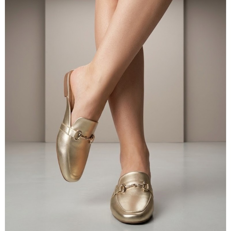 Sandália Feminina Mule Chinelo Confortável Fivela Metalica Casual Estilosa Tendencia Social