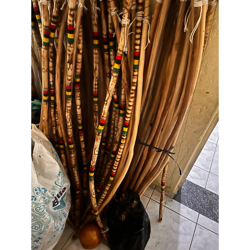 Berimbau - acompanha caxixi, baqueta (sem pedra/dobrão)