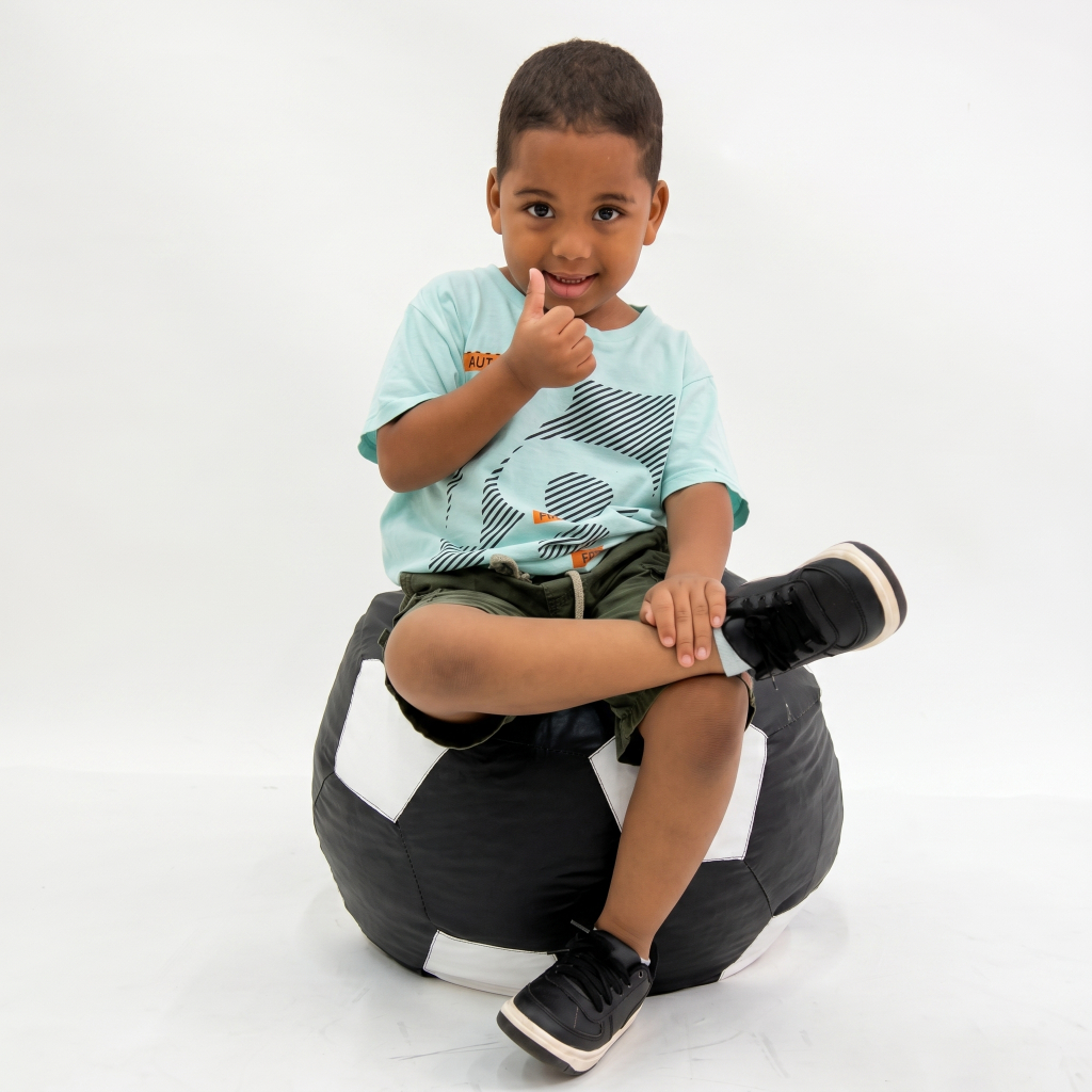 Puff Mini Bola de Futebol Pequeno Infantil Com Enchimento Flocos de Isopor, para Brinquedoteca Escolas Quarto Sala Gamer