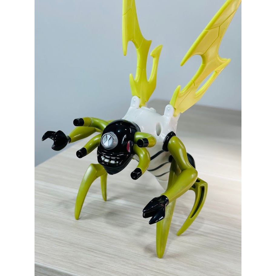 Boneco Insectóide Dna Alien Heroes Ben 10 Bandai Original Usado