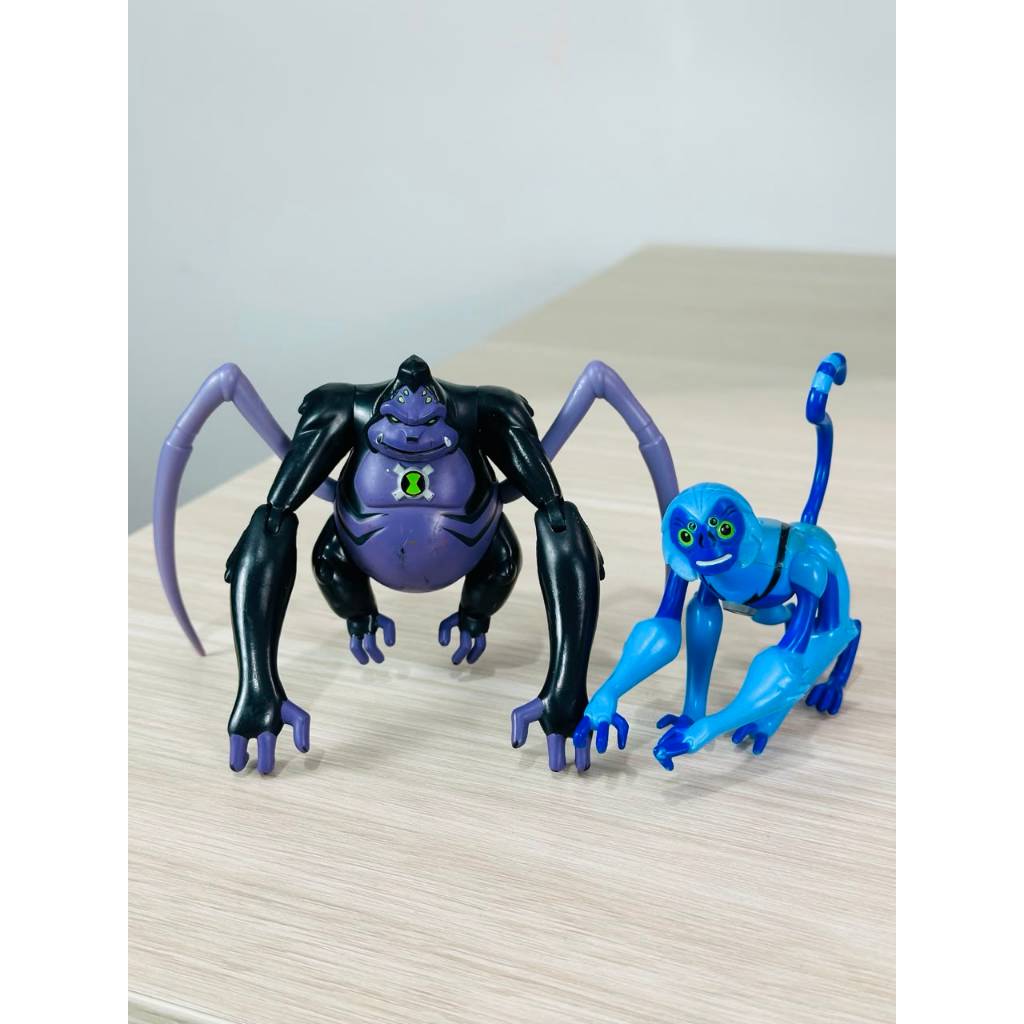 Lote Bonecos Macaco Aranha e Macaco Aranha Supremo Ben 10 Bandai Usado