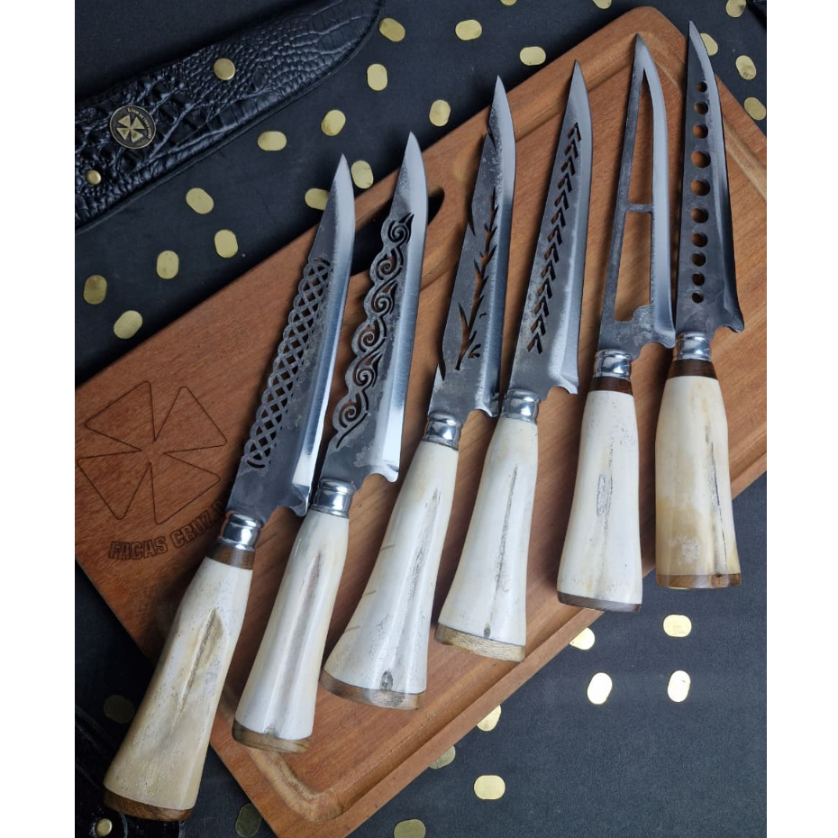Faca Aço Carbono Vazada 9 polegadas Churrasco Artesanal Cabo Osso Natural e Madeira Nobre