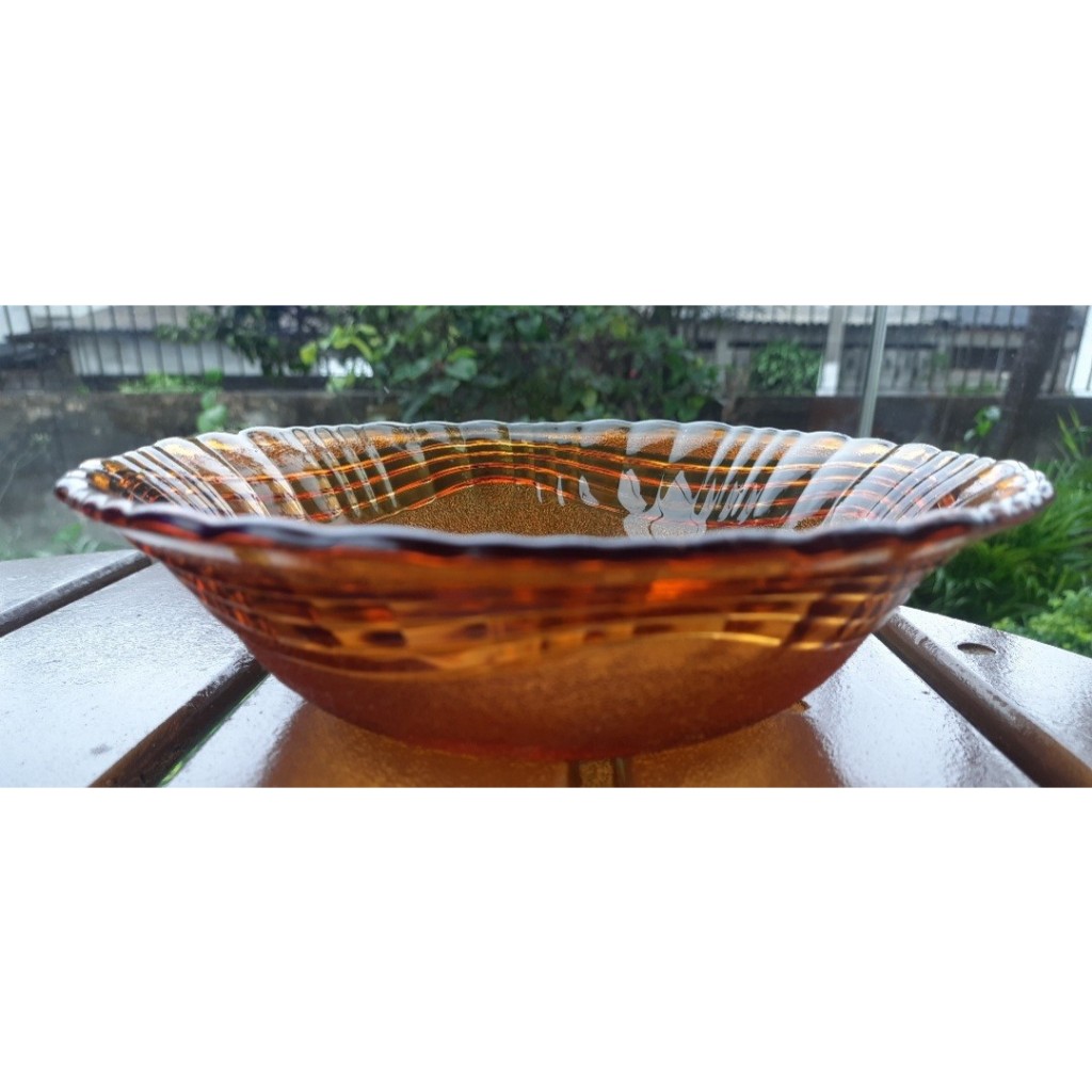 Saladeira antiga em vidro âmbar estilo barroco