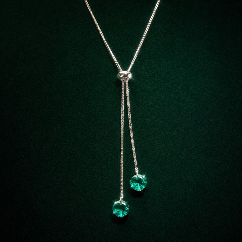 Colar Gravata Prata 925 com Zircônias Redondas Verdes Elegante