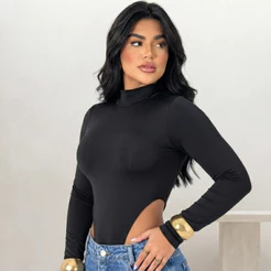 Body Cavado Gola Alta Manga Longa – Preto, Marrom e Branco