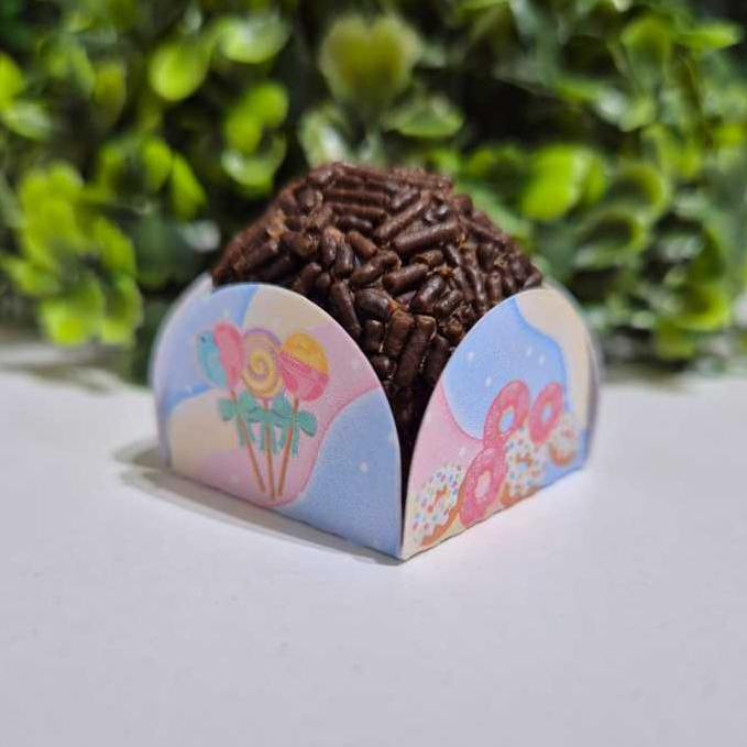 Forminhas Temática Mundo do Doce 4 pétalas Candy | Brigadeiro | Aniversário | Doces