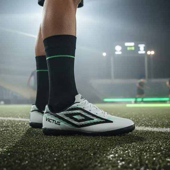 Chuteira de Society Umbro Invictus Chuteira Adulto Masculino Futebol Grama Sintética Original · foto 2