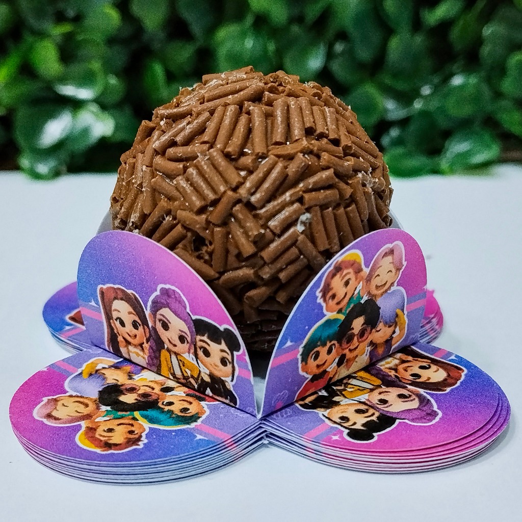 Forminha de Doce Guerreiras do K-Pop Cute 4 Pétalas Kit 50 100 200 300 Unidades Aniversário Pronta Entrega Envio 24h