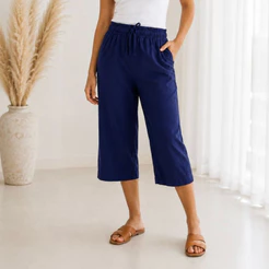 Calça Pantacourt com bolso tecido viscolinho