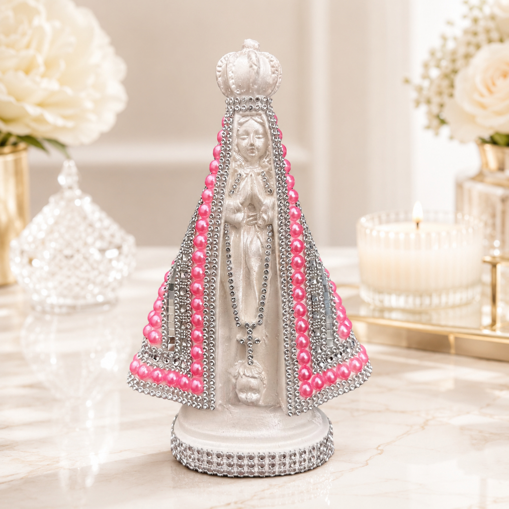 Imagem de Nossa Senhora Aparecida Rosa Bebê 20cm toda em strass pérola e pedraria de gesso Portuguesa!