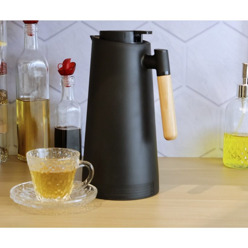 Garrafa Térmica Escandinávia 1L Preta Plástico com Cabo de Madeira Lyor para Café Chá Água Bebidas Quentes Mesa Lar Casa — imagem 2 de 2