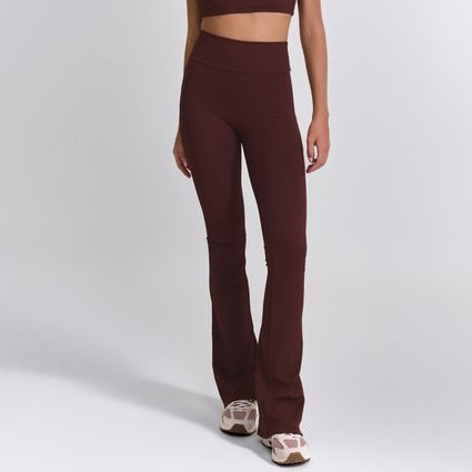 Imagem Calça Legging Flare Canelada Feminina Forrada Sem Costura Frontal Marrom Avelã Arm