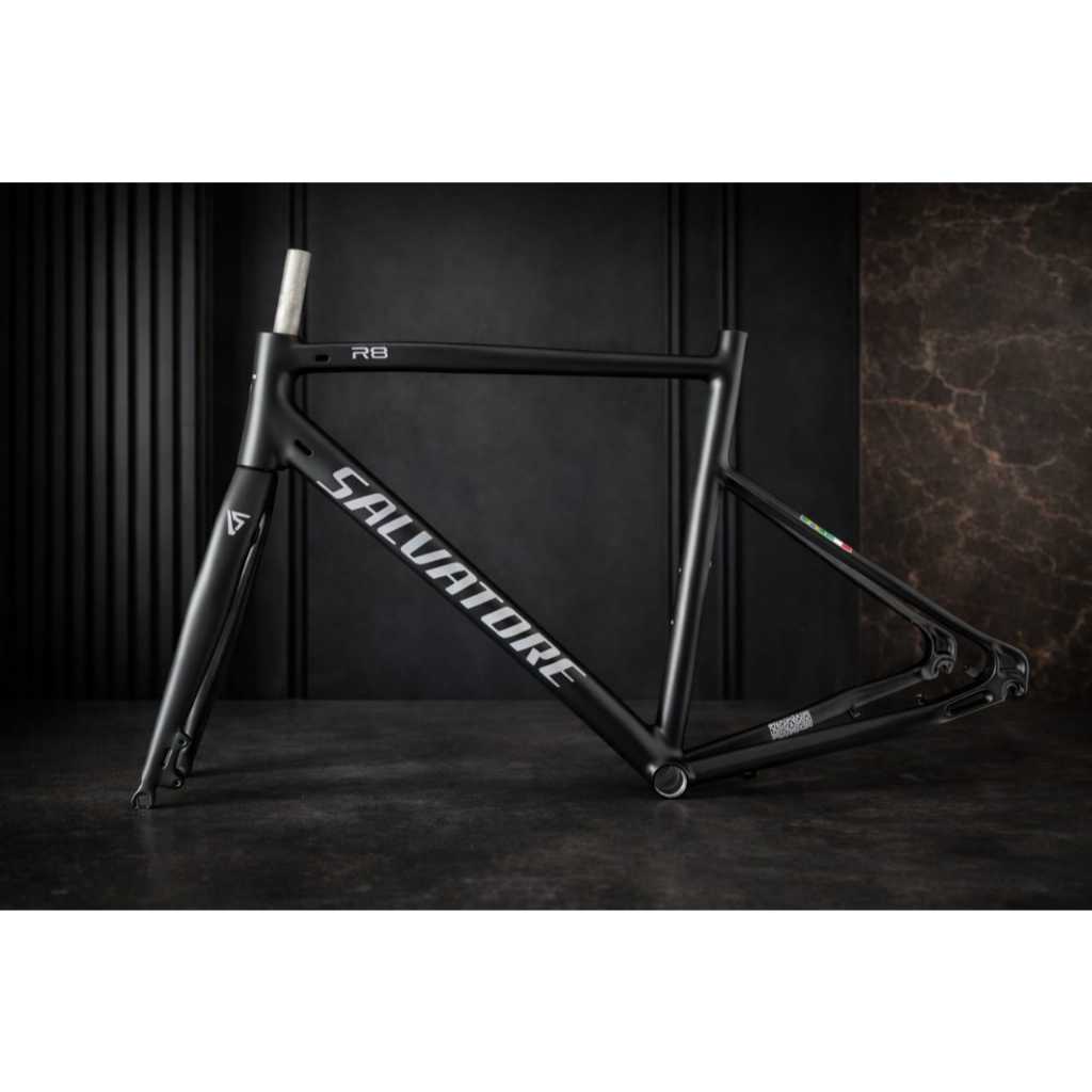 Speed R8 Premium Quadro e Garfo speed Salvatore Freio Disco e Ferradura Cor Preto Fosco