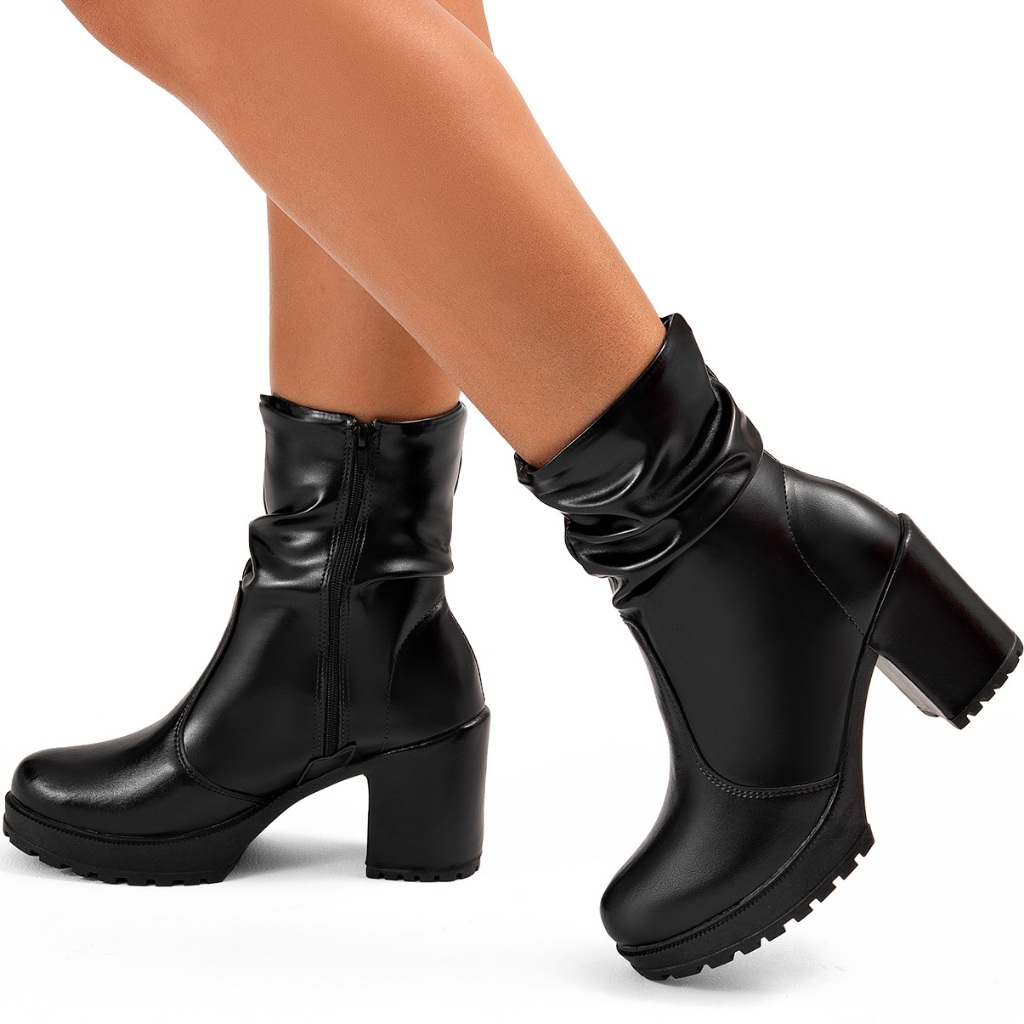 Bota Feminina Lumiss Tratorada Cano Curto Enrugada Salto Bloco Alto Preto
