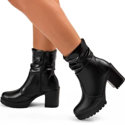 Bota Feminina Lumiss Tratorada Cano Curto Enrugada Salto Bloco Alto Preto