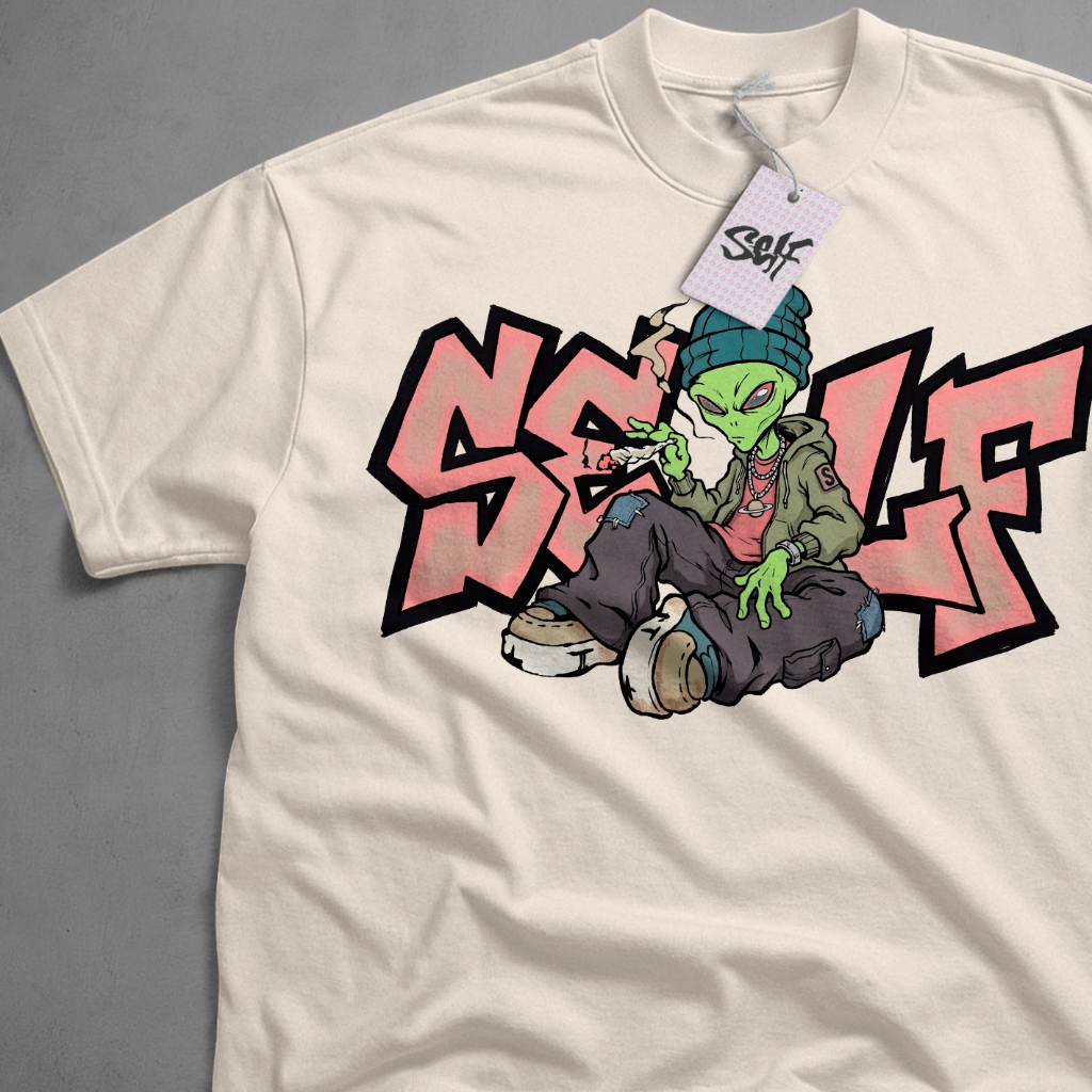 Camiseta Oversized Self Control Alien Sentado Na Brisa StreetWear Casual Space Cosmic Style