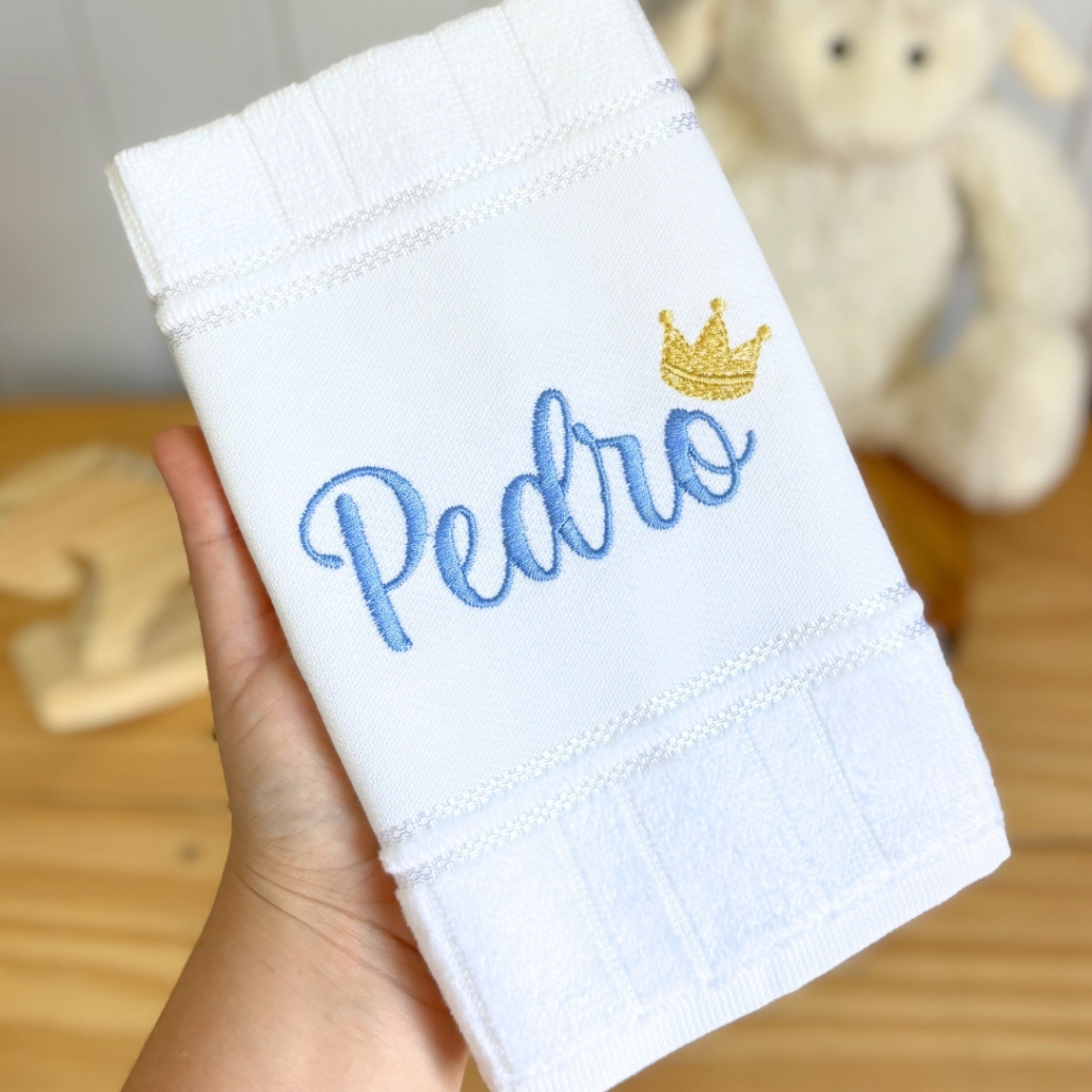 Toalhinha de boca com nome para bebe menino | Bordado tema principe