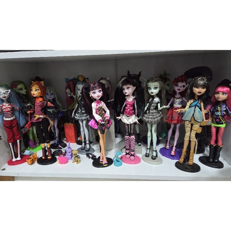 Bonecas Monster high e Ever after High - frankie - spectra - draculaura - deuce