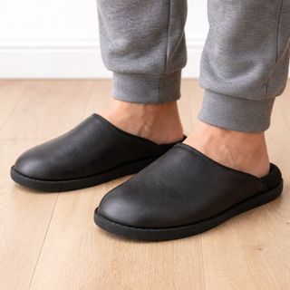 Chinelo pelo pantufa confortavel em couro legitimo solado anti derrapante para uso dentro de cas como na rua