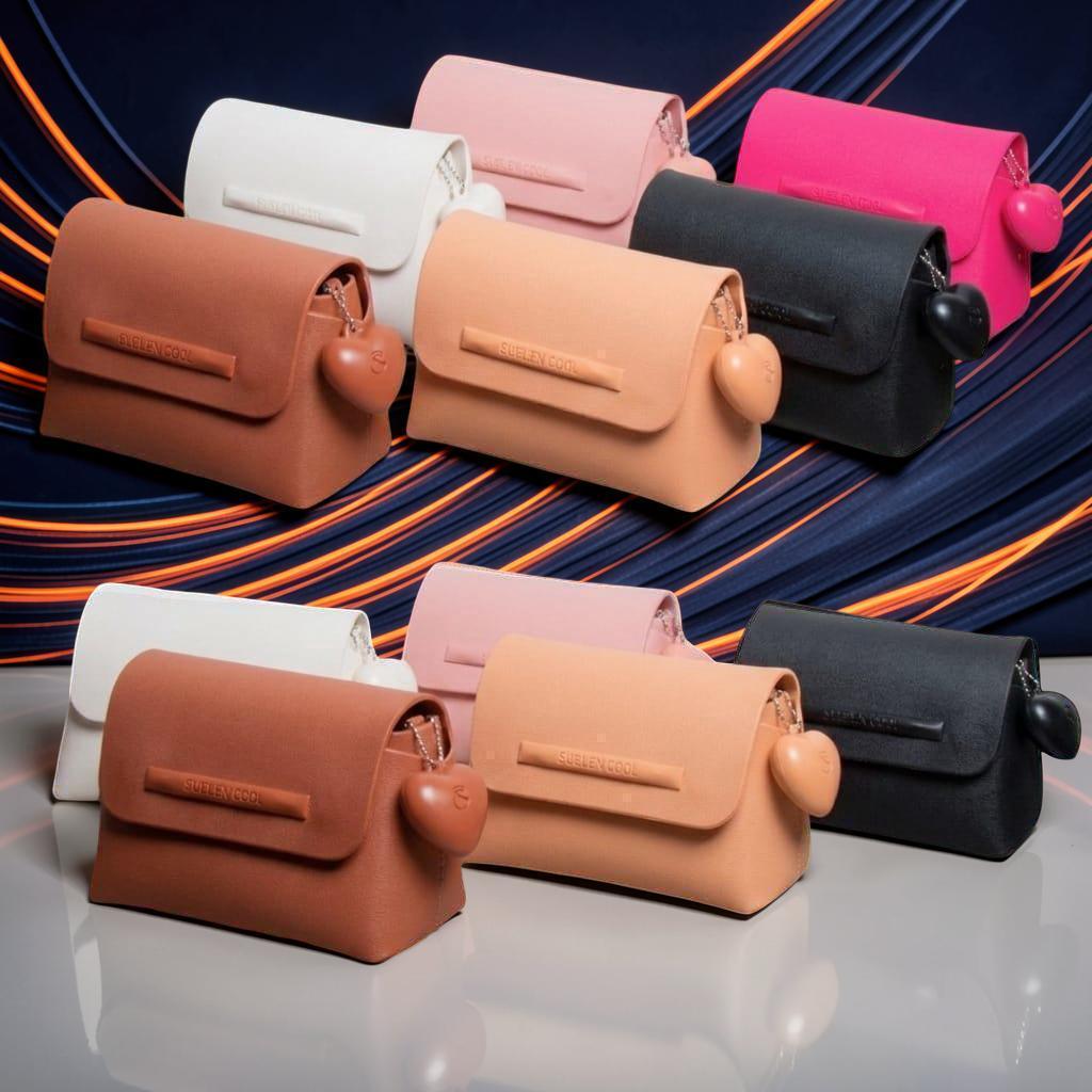 Bolsinha Suellen pequena com coração clutch porta maquiagem Danyelle Araujo