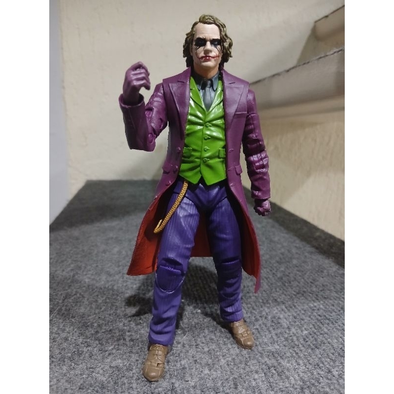Coringa Joker The Dark Knight DC Multiverse Mcfarlane