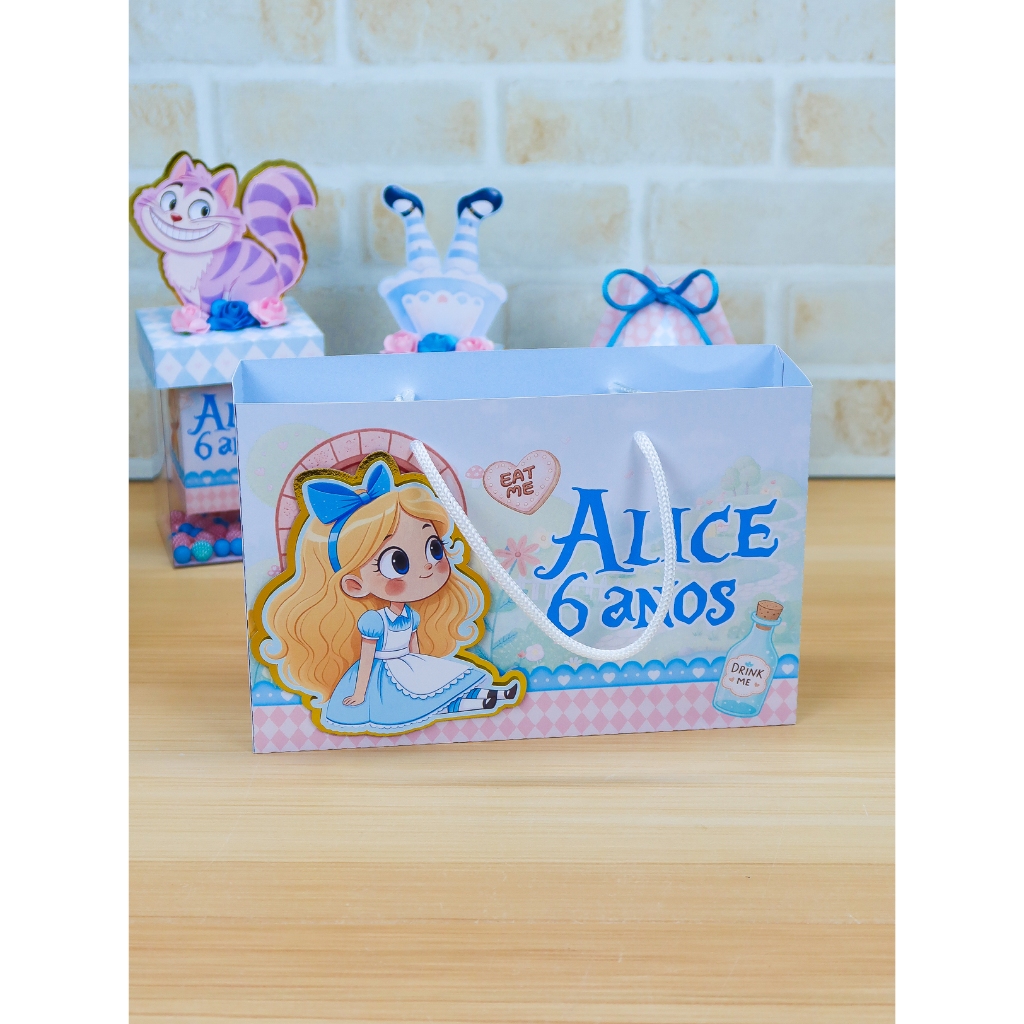Sacolinha Personalizada Alice no Pais das Maravilhas com Aplique em Camadas para lembrancinhas