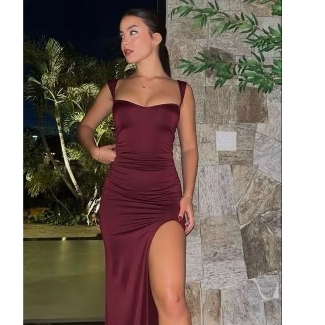 “Vestido Midi Modelador Cintura Fina e Empina Bumbum”