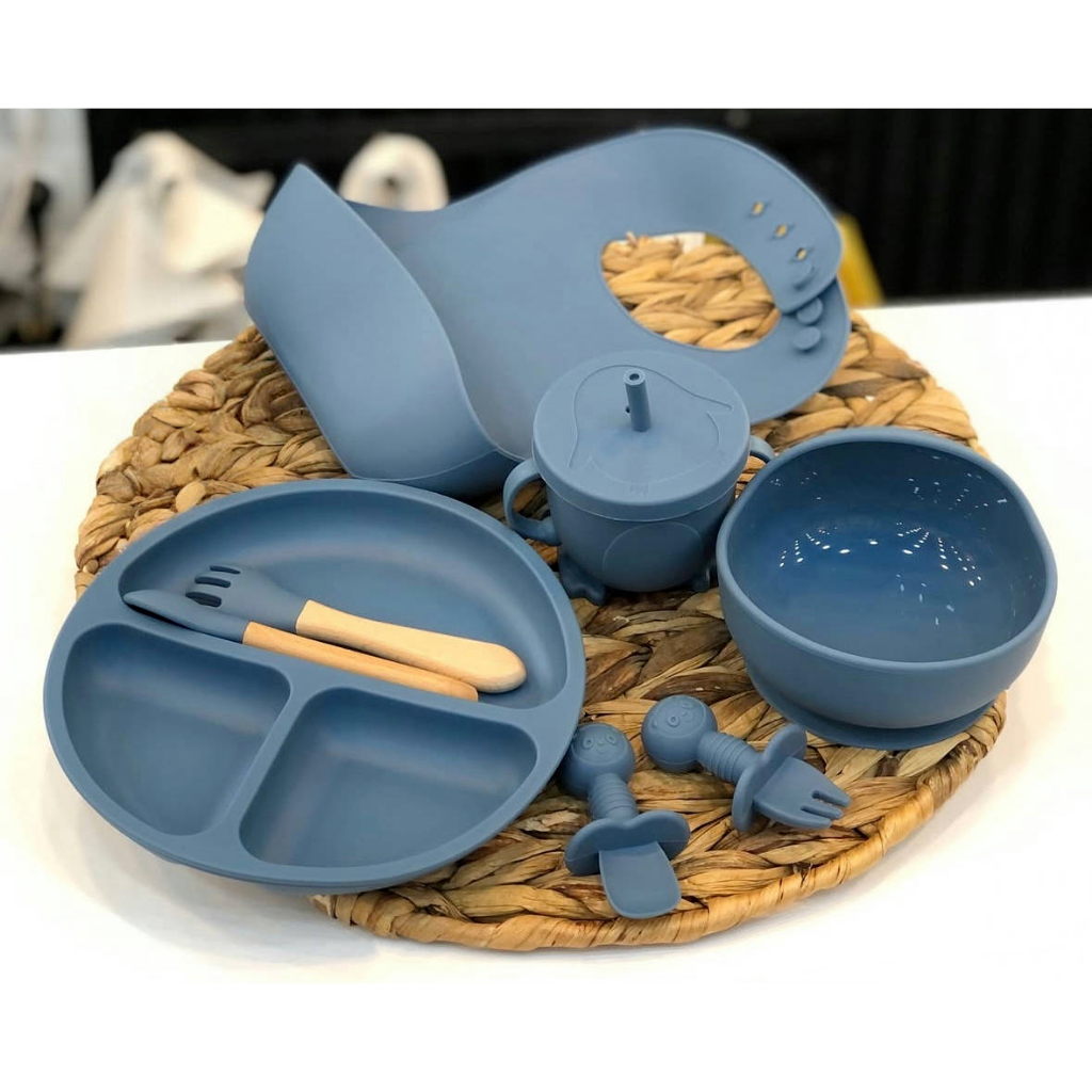 Kit 8pçs Talheres de Silicone Bebê com Ventosa, Colher, Garfo, Canudo e Babador Infantil